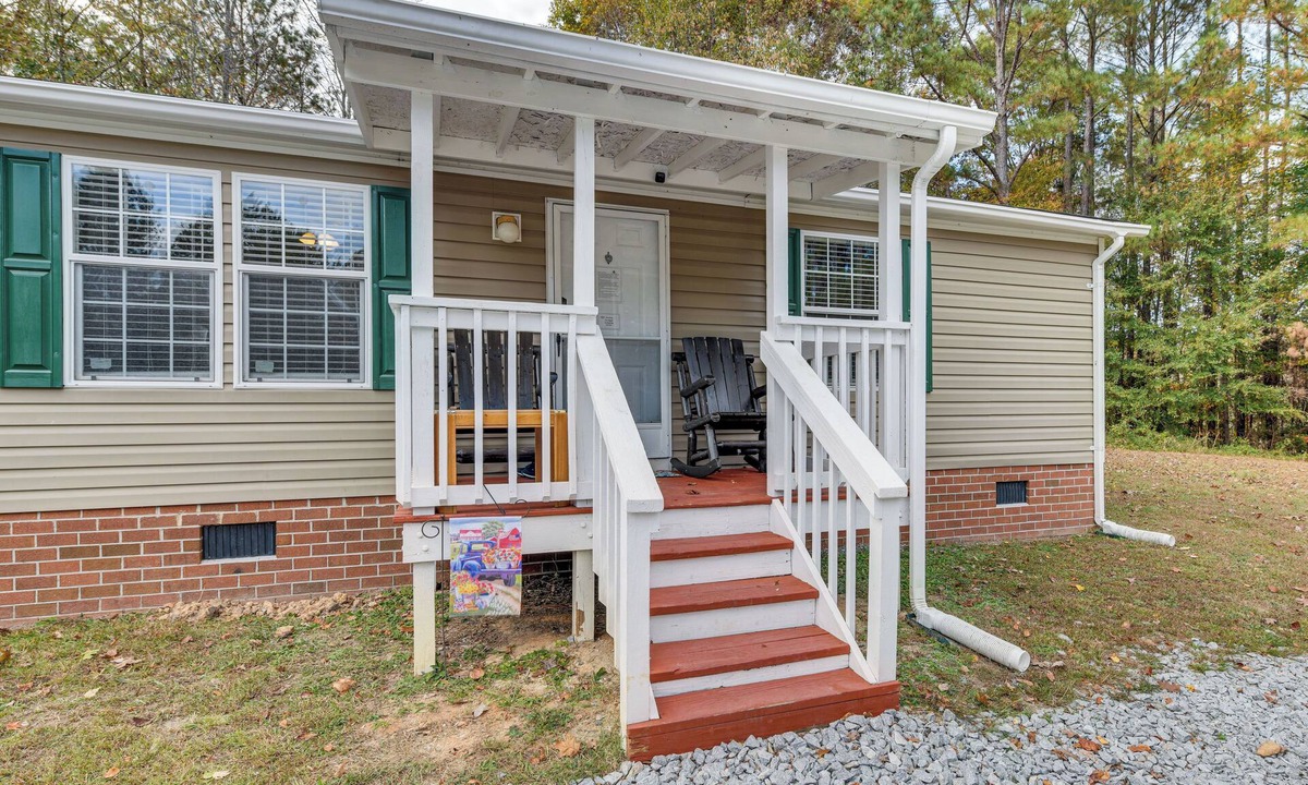 Beaver Creek House | Home on 3 Acres w/Grill in Brodnax!