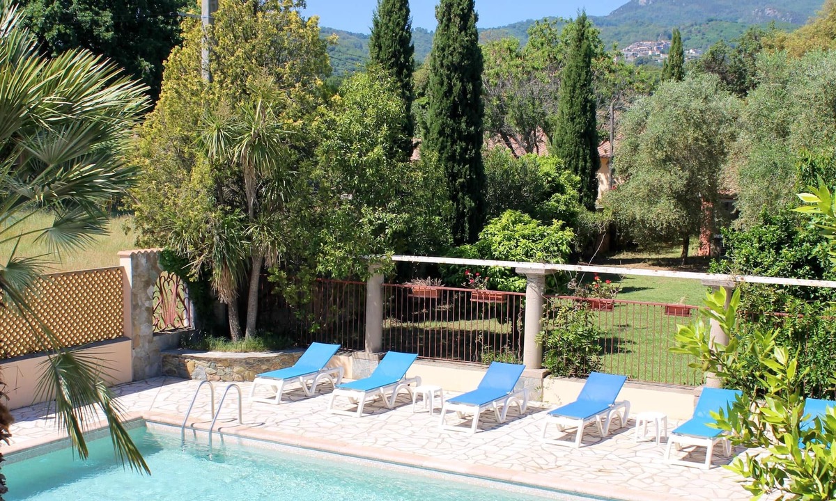 Querciolo Apartment | Homerez - Appartement 4 km away from the beach for 2 ppl. with shared pool