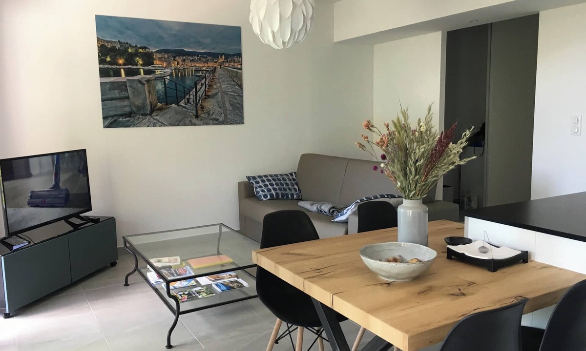 Ville-di-Pietrabugno Apartment | Homerez - Sea-view apartment in Bastia
