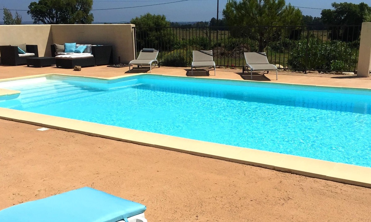 Serra-di-Fiumorbo Villa | Homerez - Villa 4 km away from the beach for 4 ppl. with shared pool and terrace