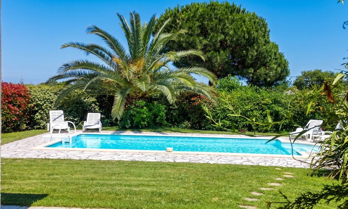 Solaro Villa | Homerez - Villa in Solaro