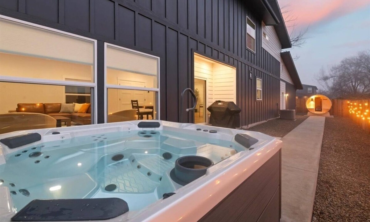 West Valley House | Hot Tub, Barrel Sauna & Game Room - Luxury Boise Home Sleeps 10, 4 BR