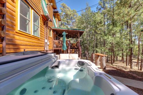 Pinetop-Lakeside House | Hot Tub + Games! Lakeside ‘Sherwood Forest Cabin’