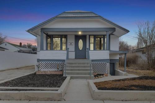 Price Apartment | Hot Tub Haven+.4 mi. USU East+1G