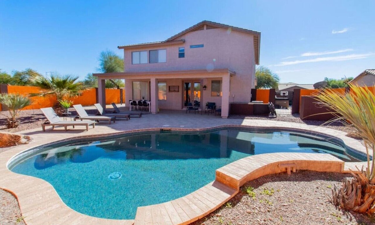 Casa Grande House | Hot Tub+Heated Pool/Loving Home!
