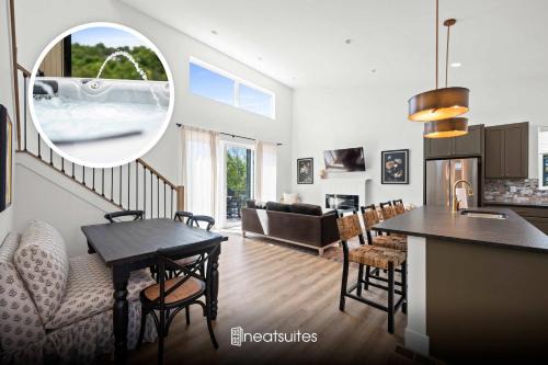 Dry Ridge House | Hot Tub Private King Suites 4BR 3BA Near Ark