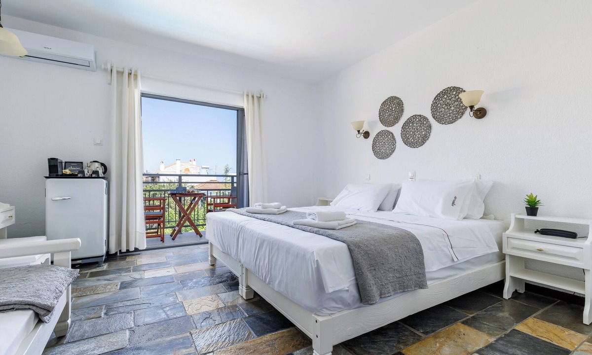 Skopelos Town Hotel | Hotel Amalia