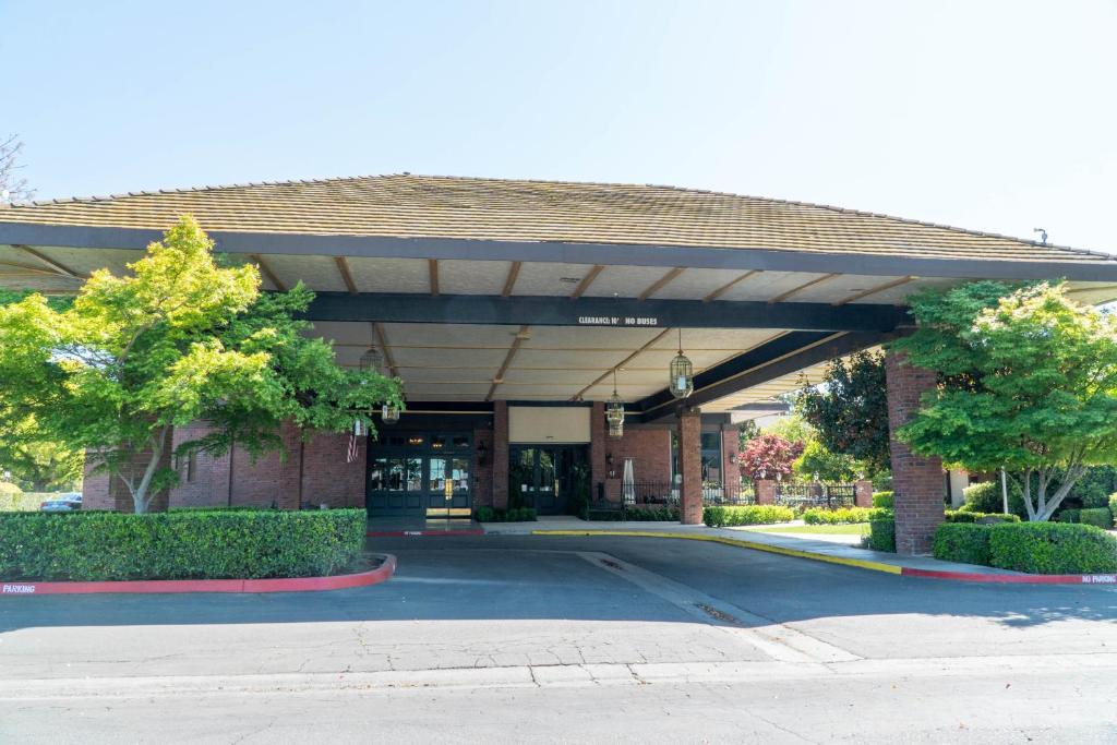 Fresno Hotel | Hotel Piccadilly