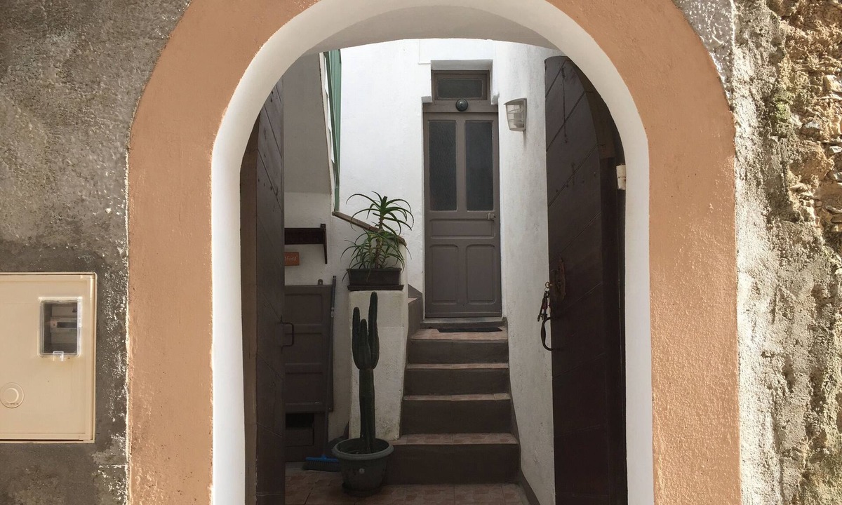 Novella House | HOUSE BETWEEN SEA AND MOUNTAIN