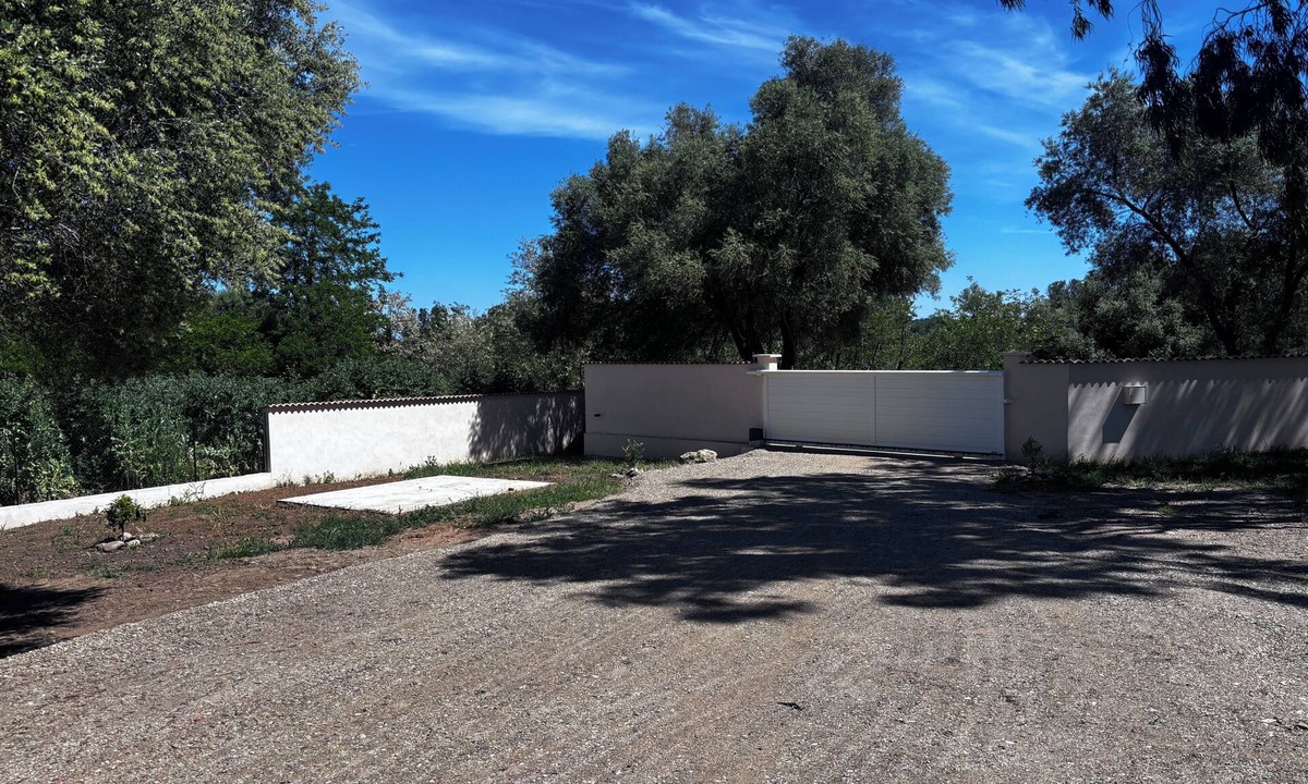Aleria House | House with large garden for 4/6 people