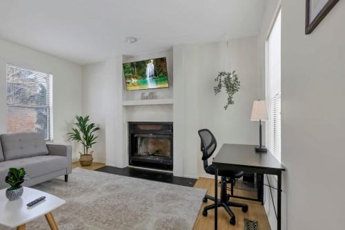 Gahanna Apartment | Housepitality - The Gahanna Hideaway