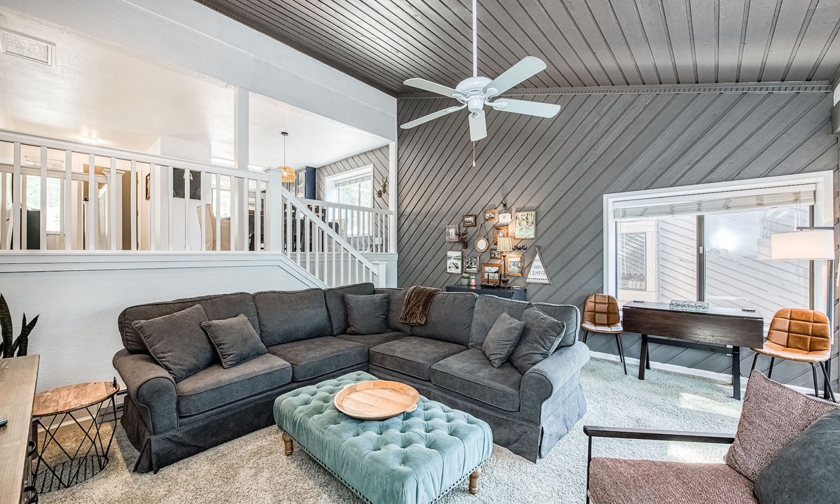 Lakeshore Condo | Huntington Lake Condo w/decks, high-speed WiFi, and community pool & hot tub