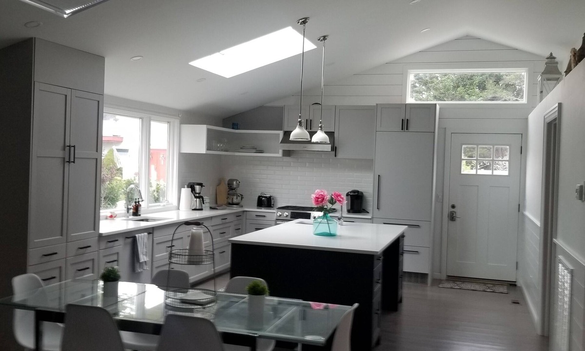Hampton Bays House | Immaculate Waterfront 2 bedroom!