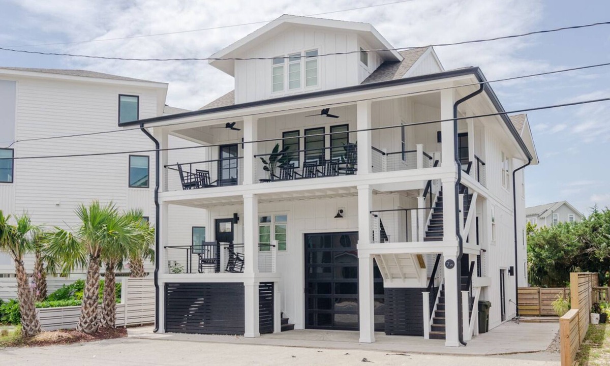 Wrightsville Beach House | Immaculately Renovated 6BR Home w Sound Views