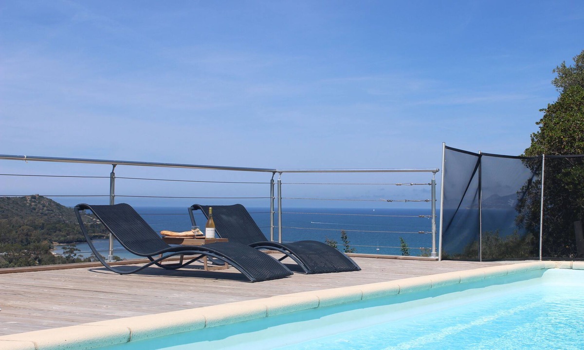Saint-Florent House | In Furnangina, family villa with sea view, mature garden and swimming pool