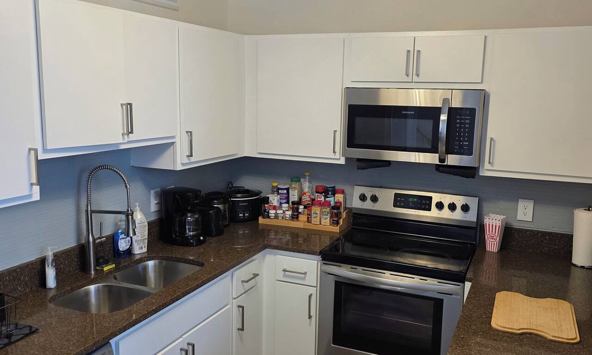 Wholesale District Apartment | Indy Skywalk Access 2Bed/2Bath