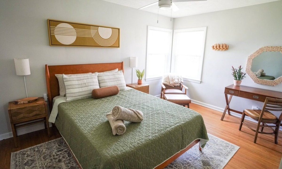 Louisville House | Iroquois Park Retreat Near Expo Center and Airport