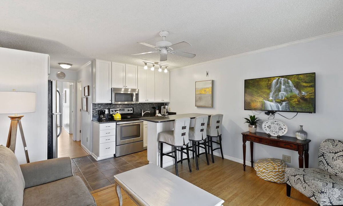 Isle of Palms Condo | Isle of Palms Sea Cabin with beach view! Pool, fishing pier, and beach access.