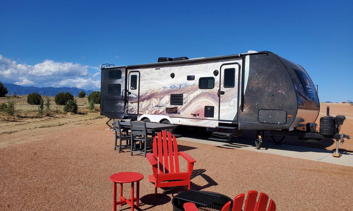 Penrose House | Jupiter Camper Suite - Family planet camper with bunk beds, sleeps six