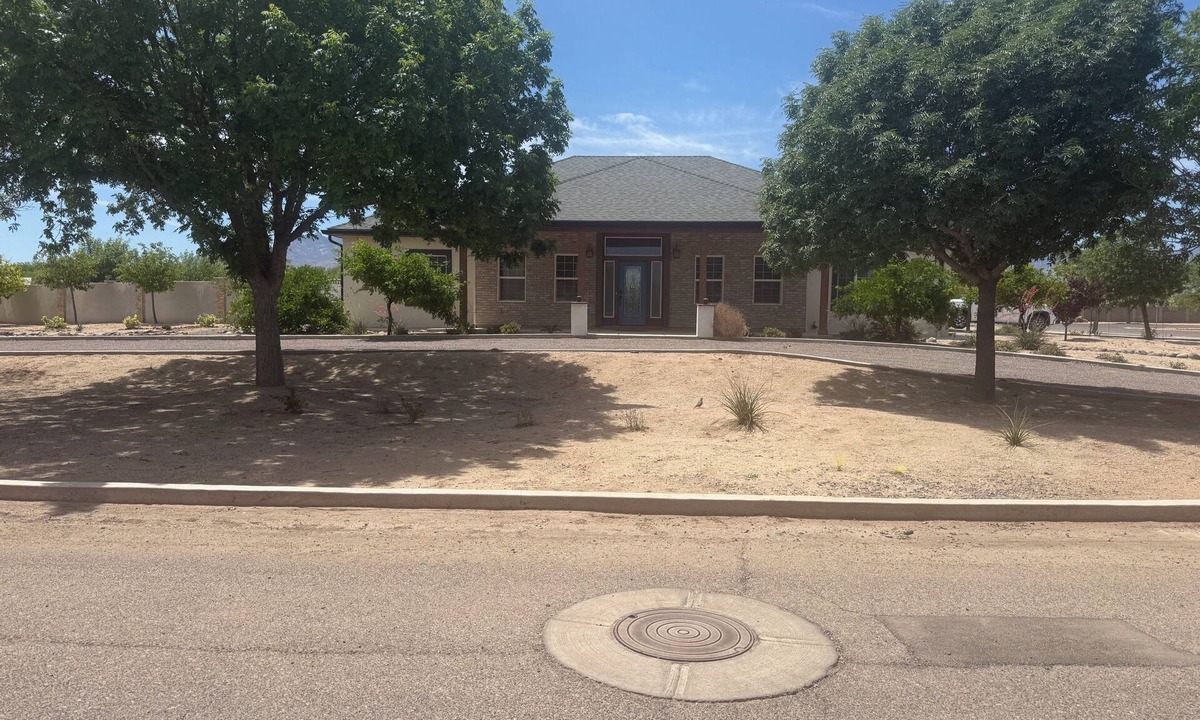 Pima House | Kerby Korner 6-bedroom house with AC in adorable Pima