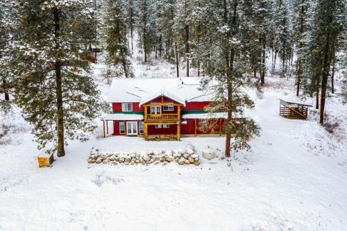 Kettle Falls House | Kettle Falls Home w/River Valley Mtn Views!