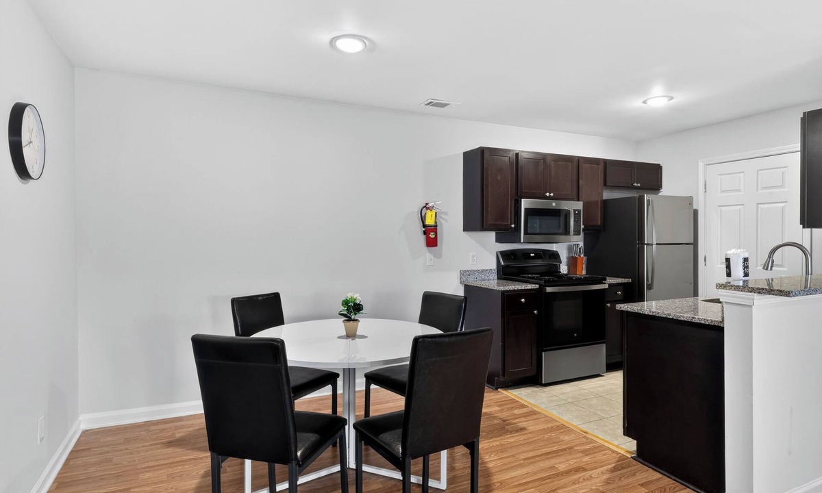 Savannah Apartment | King George 2BR Luxury Stay