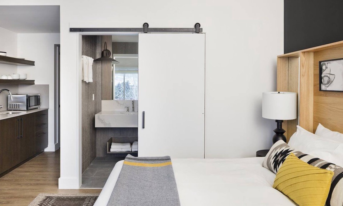 Teton Village Hotel | King + Queen Sofa Sleeper, Gravity Haus, Steps from Gondolas, Outdoor Pool