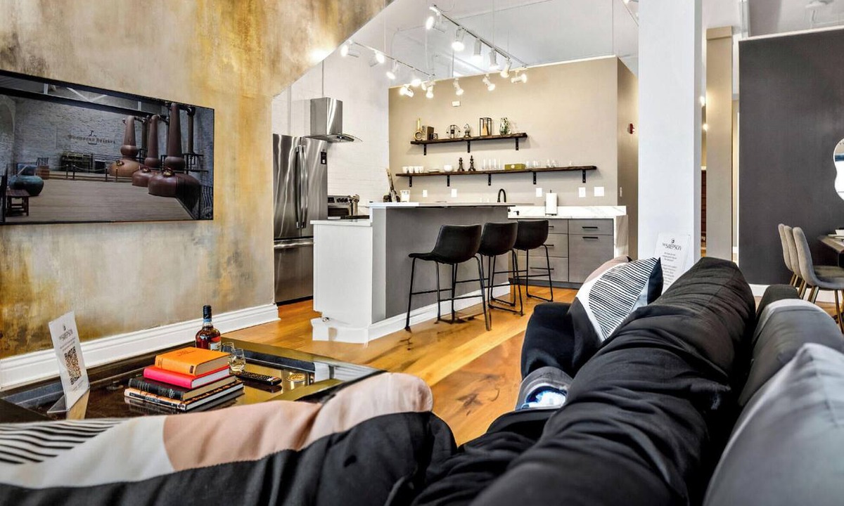 Shelby Park Apartment | KING Sleep10 5Bed 4BR 2BA Swepson ICON 102
