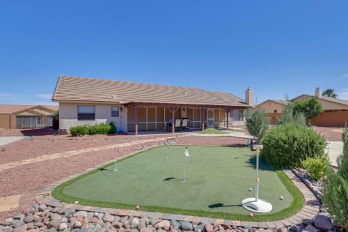 Kingman House | Kingman Retreat w/Mtn View, Putting Green & Games