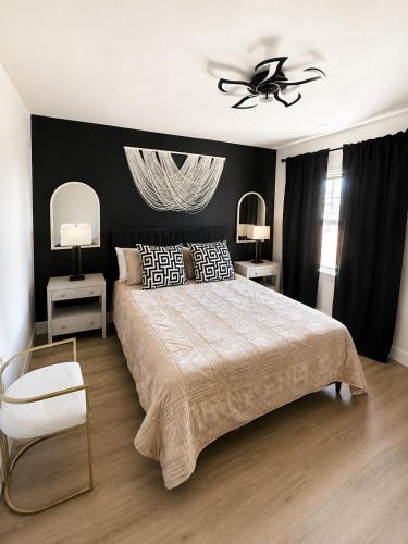 Show Low Hotel | Kiva Motel