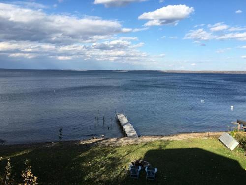 Dresden House | Lake Dreamin - 100ft Private Level Beach w Hot Tub & Amazing Views - Pets OK - Walk to Winery & Brewery