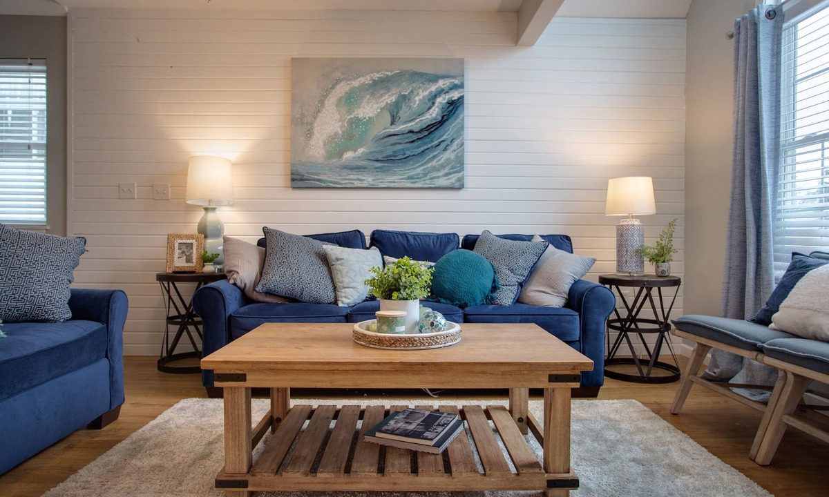 Huron House | Lake Erie Getaway Near The Beach & Cedar Point