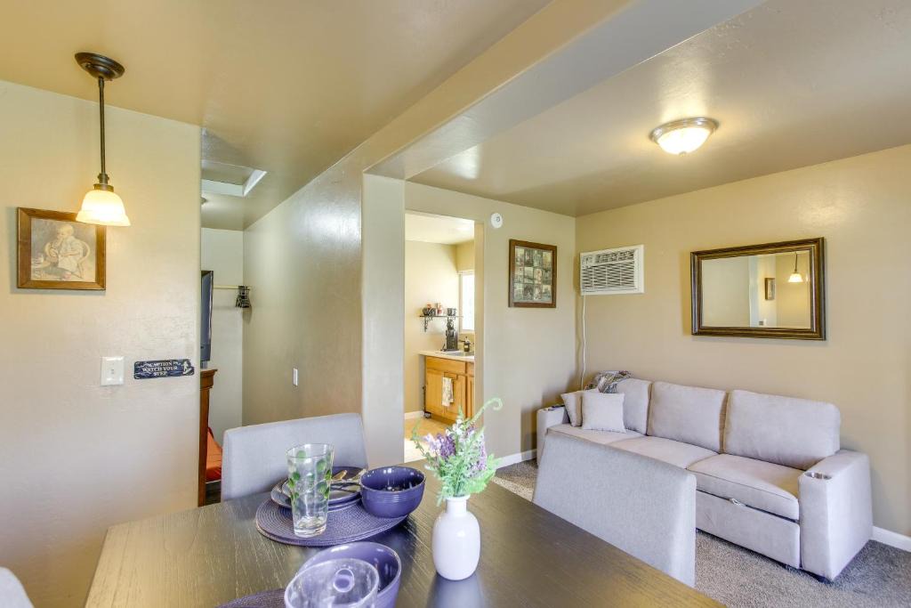 Mountain Mesa Apartment | Lake & Mountain Views: Cozy California Stay