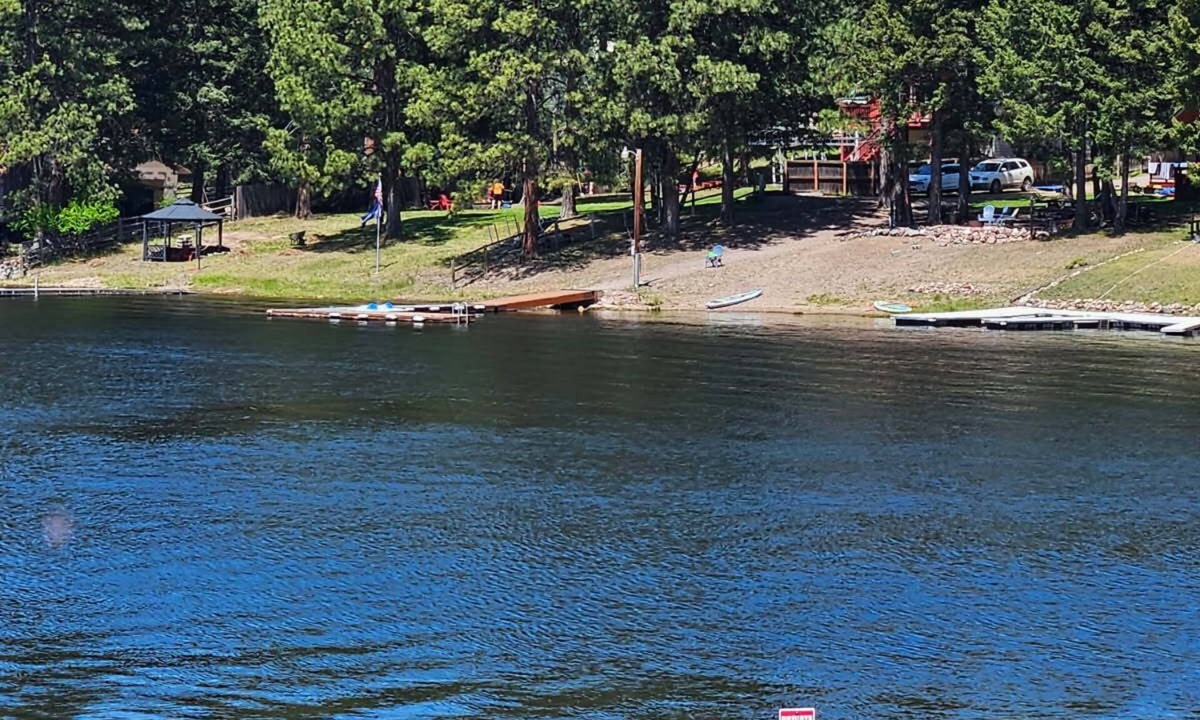 Seeley Lake House | Lake side Trailer home with WiFi in Seeley Lake & Shared Dock Access!