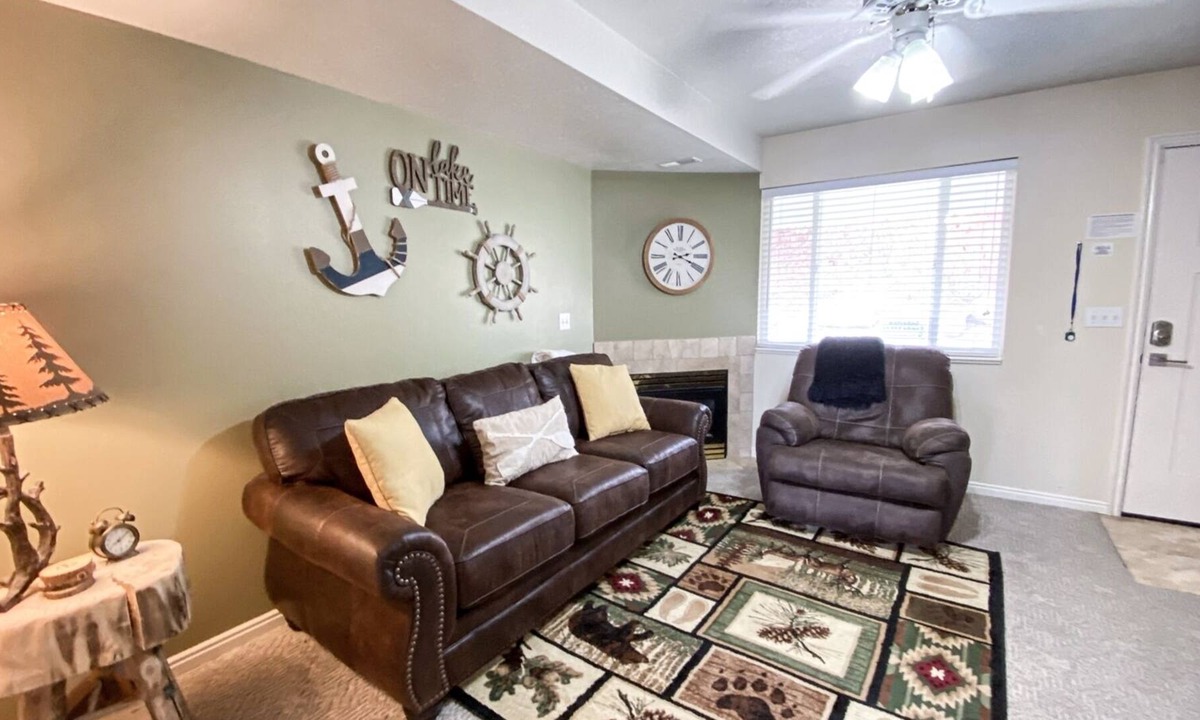 Harbor Village House | Lake View Condo 930# 2 (Free Wi-Fi)