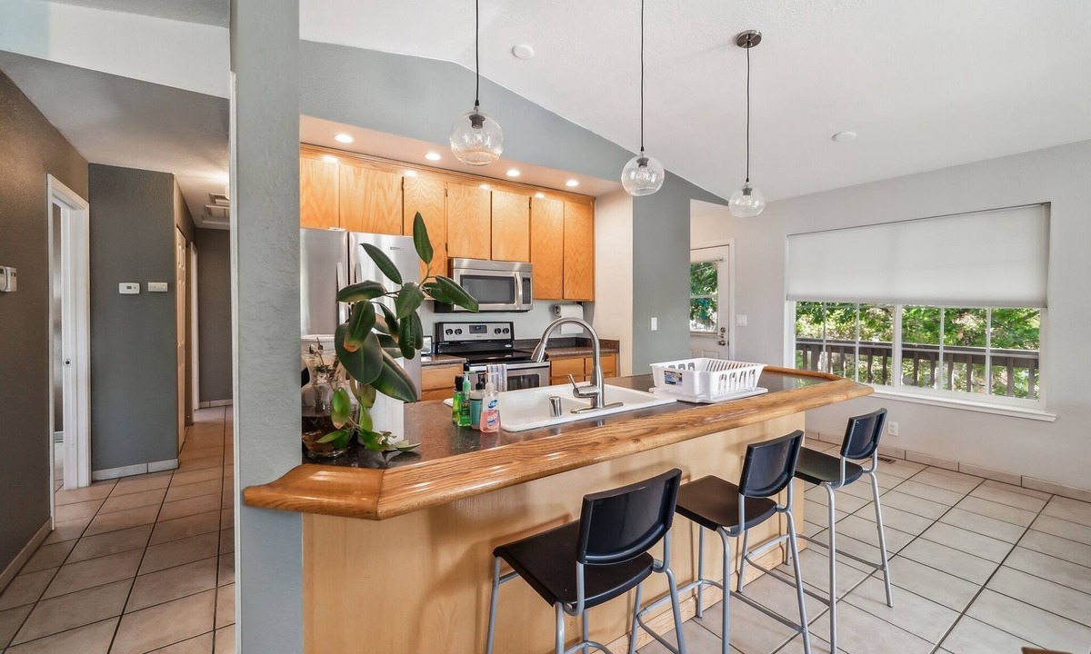 Clearlake Park House | Lakefront Home Private Boat Ramp, Clear Lake
