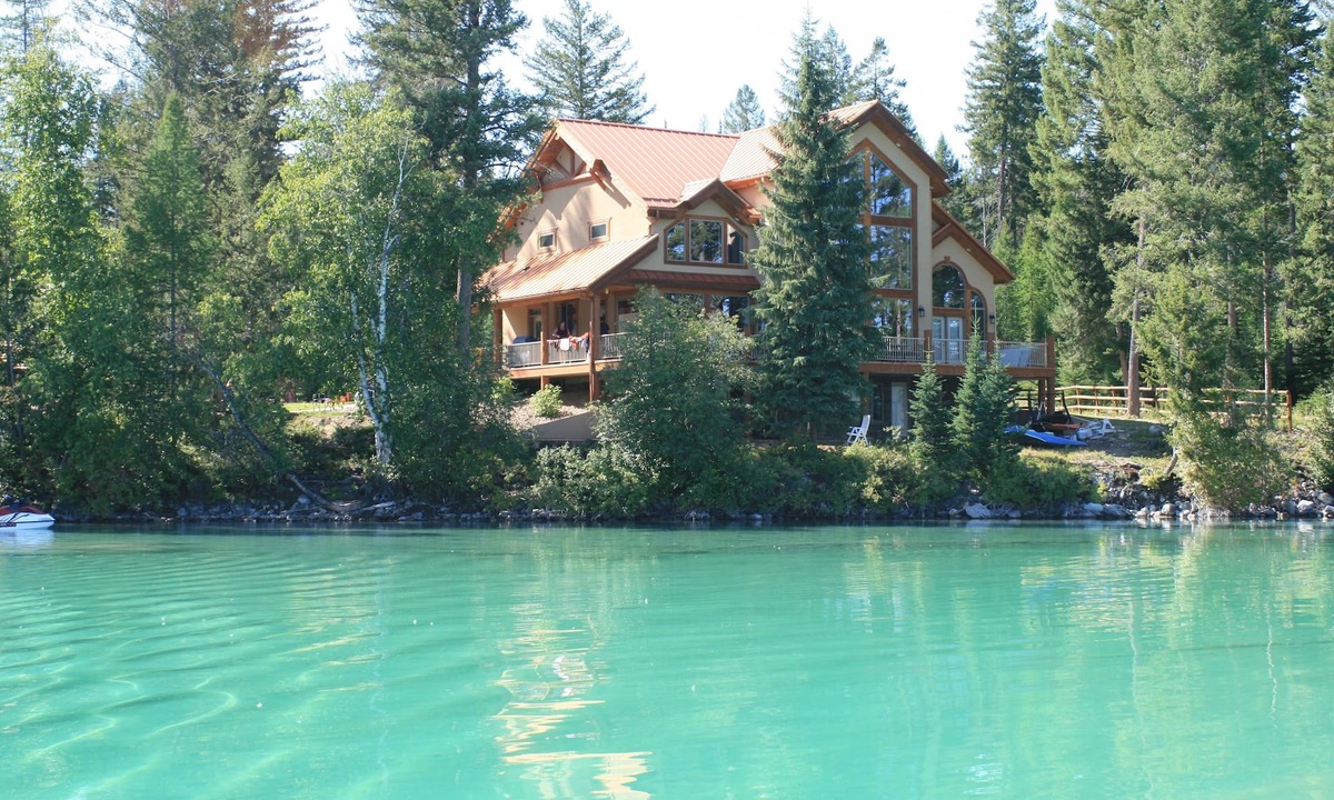 Marion Cabin | Lakefront Luxury Lodge HOT TUB, WATERSLIDE