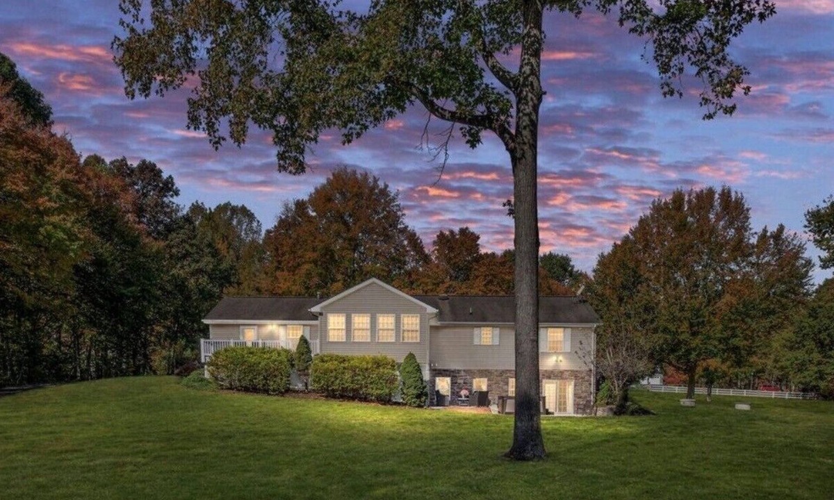 Mineral House | Lakefront Luxury on Lake Anna - Pet Friendly