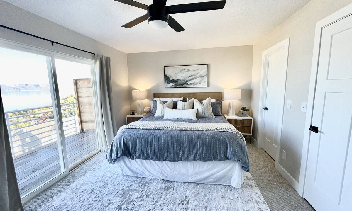 Harbor Village Condo | Lakeside Haven