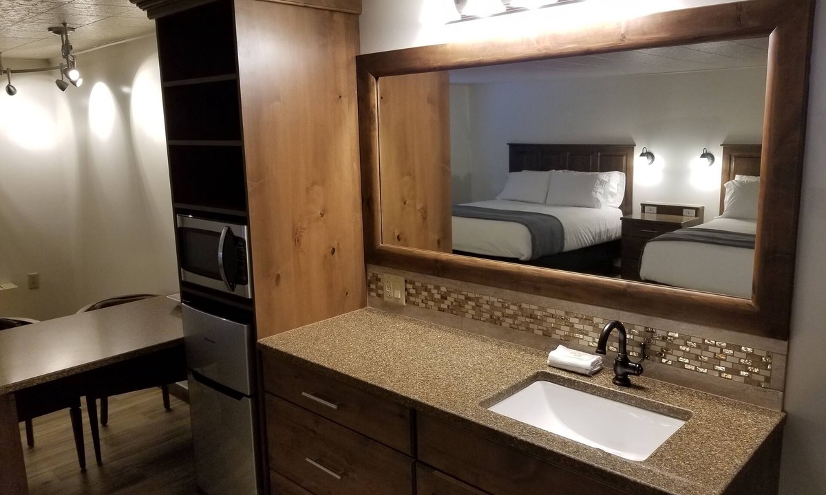 Panguitch Hotel | Lamplighter Lodge
