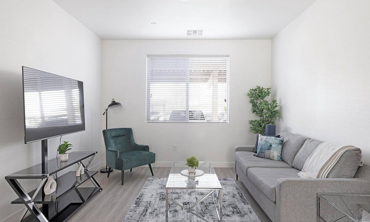 Goodyear Apartment | Landing | Beautiful 1BD, Pool, Gym