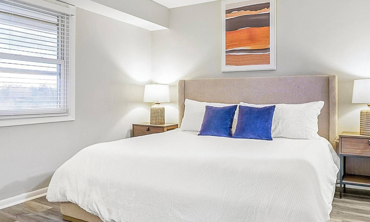Indianapolis Apartment | Landing | Modern 1BD, Courtyard, Gym
