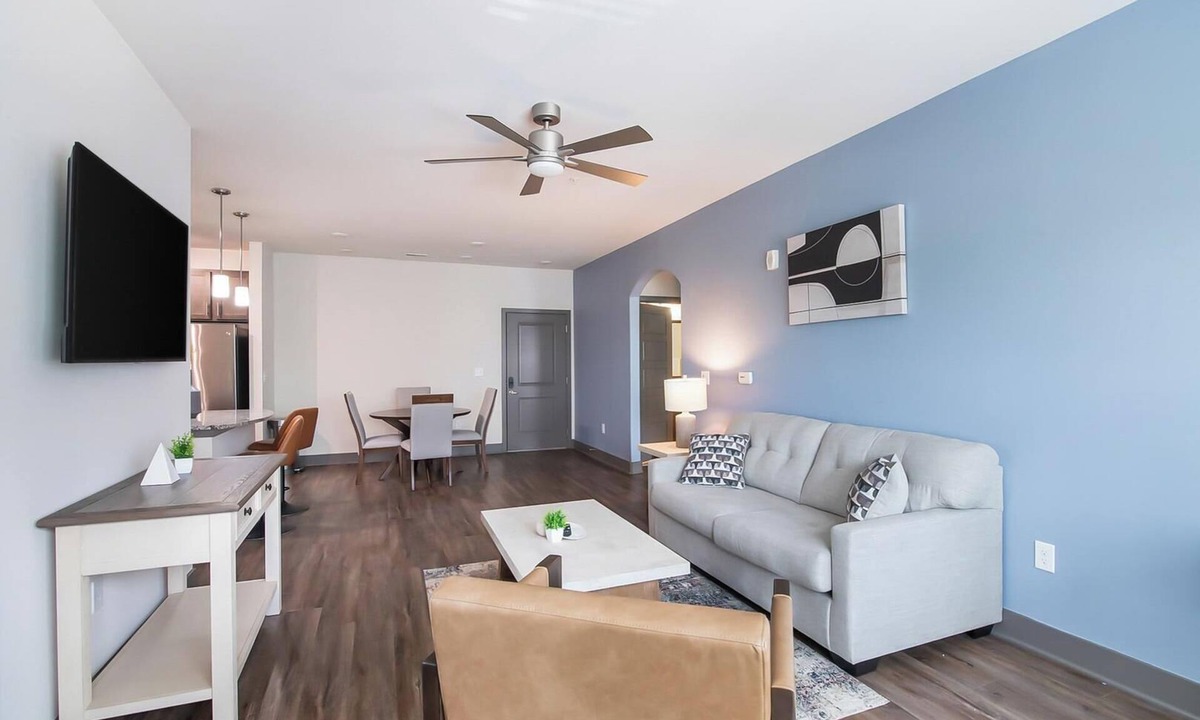 Hurstbourne Apartment | Landing | Modern 2BD, Clubhouse, Gym