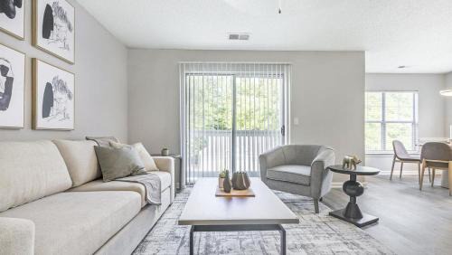 Durham Apartment | Landing - Modern Apartment with Amazing Amenities (ID9307X04)