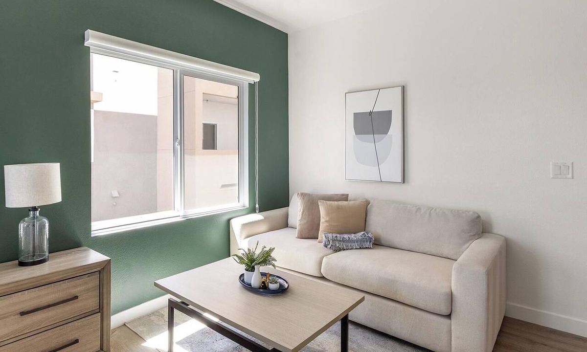 Las Vegas Apartment | Landing | Spectacular Studio, Gym, Clubhouse