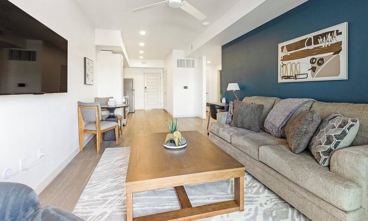 North Mountain Apartment | Landing | Spectacular 1BD, Pool, Gym