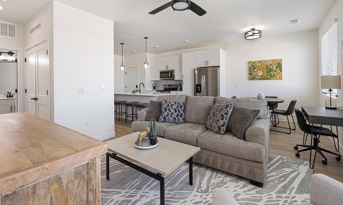 Casa Grande Apartment | Landing | Stunning 1BD, Pool, Gym