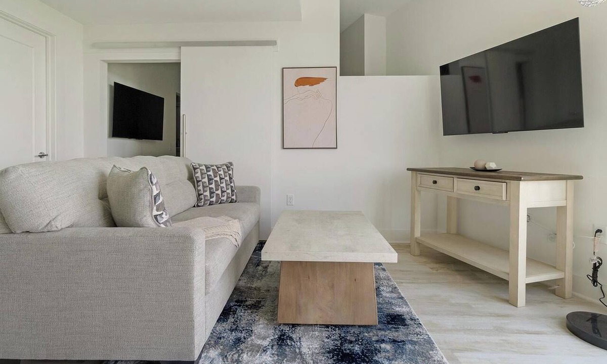 Southwest Raleigh Apartment | Landing | Stunning 1BD in Caraleigh