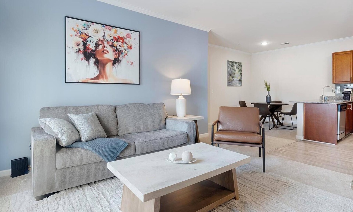 Hillsborough Apartment | Landing | Stunning 2BD, Gym, Clubhouse