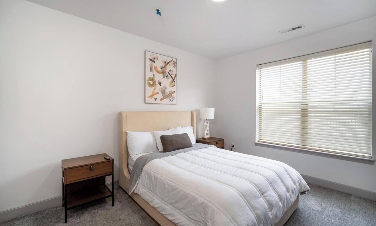Corryville Apartment | Landing | Stunning 2BD, Gym, Pool